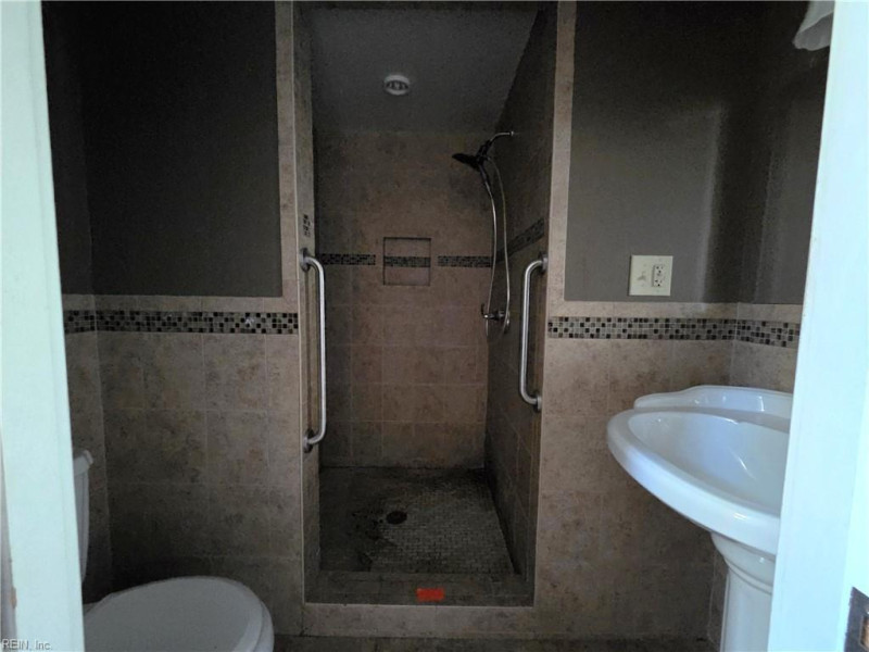 Photo 20 of 42 residential for sale in Hampton virginia
