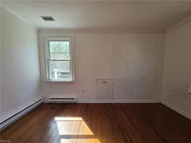 Photo 25 of 42 residential for sale in Hampton virginia