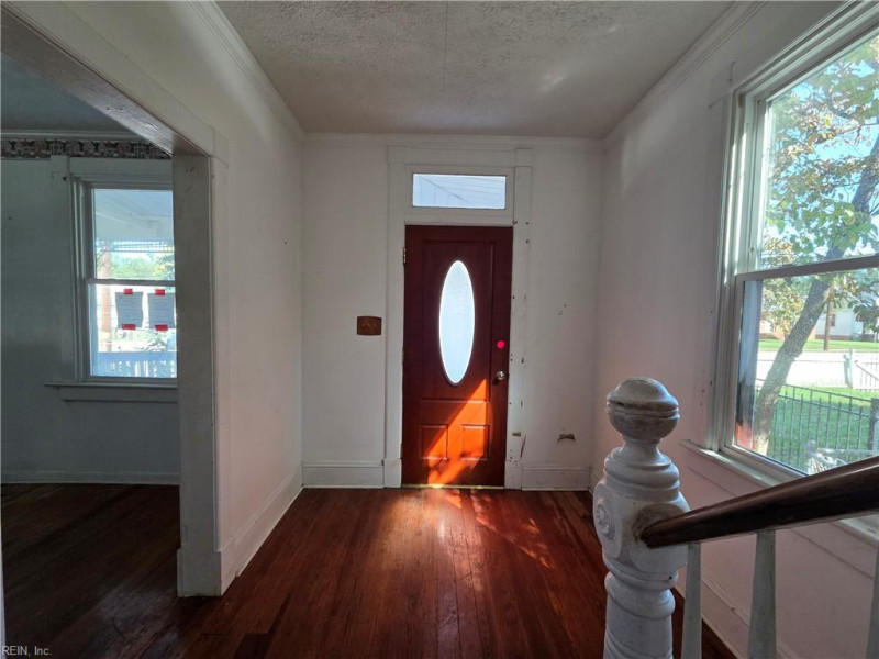 Photo 3 of 42 residential for sale in Hampton virginia