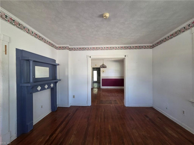 Photo 8 of 42 residential for sale in Hampton virginia