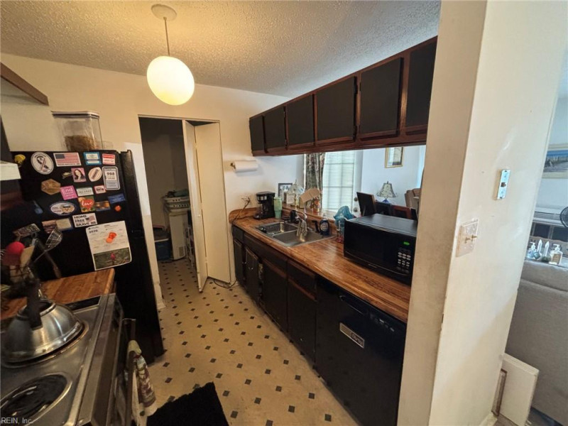 Photo 10 of 29 residential for sale in Virginia Beach virginia