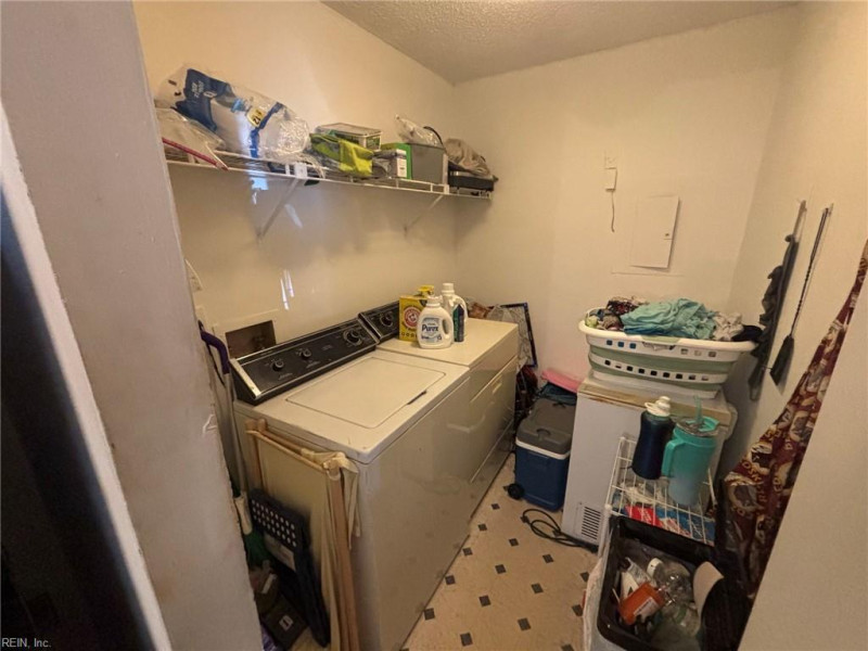 Photo 11 of 29 residential for sale in Virginia Beach virginia