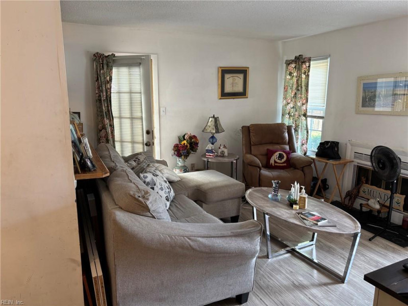 Photo 14 of 29 residential for sale in Virginia Beach virginia