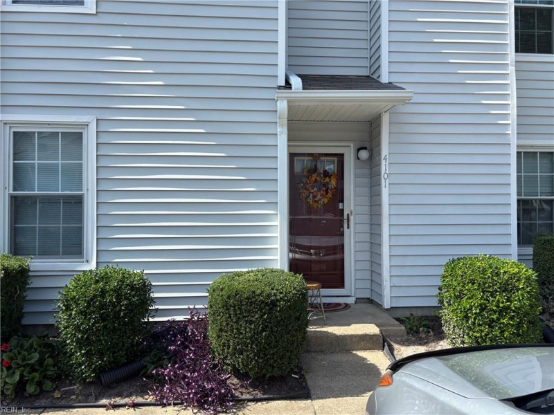 Photo 3 of 29 residential for sale in Virginia Beach virginia
