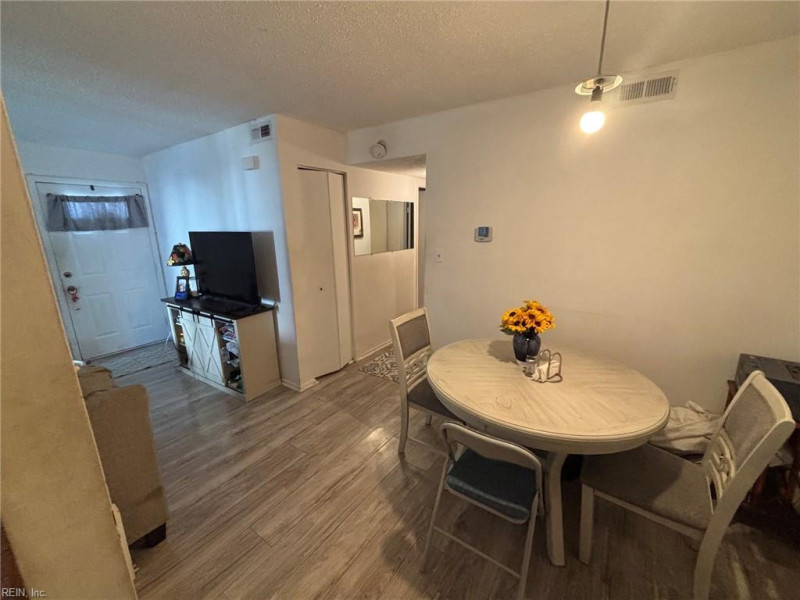 Photo 6 of 29 residential for sale in Virginia Beach virginia