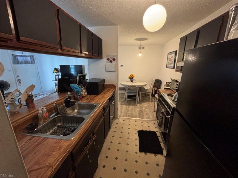 Photo 9 of 29 residential for sale in Virginia Beach virginia