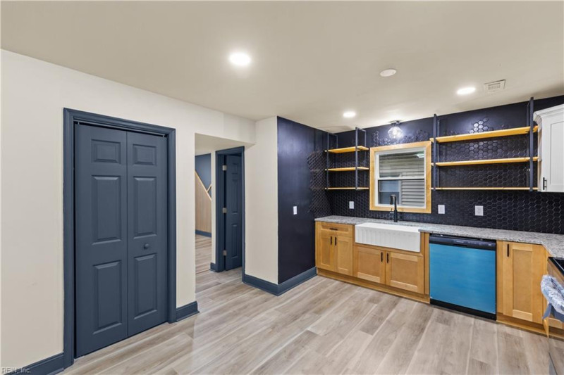 Photo 11 of 25 residential for sale in Hampton virginia