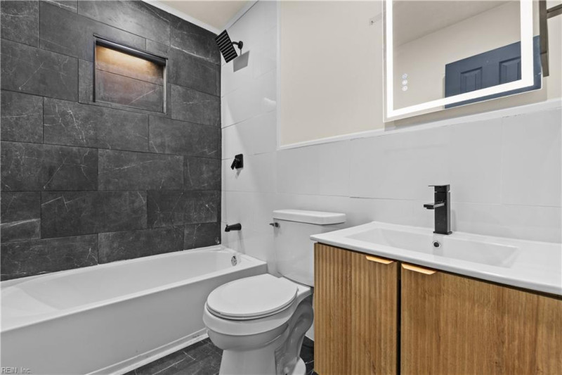 Photo 18 of 25 residential for sale in Hampton virginia