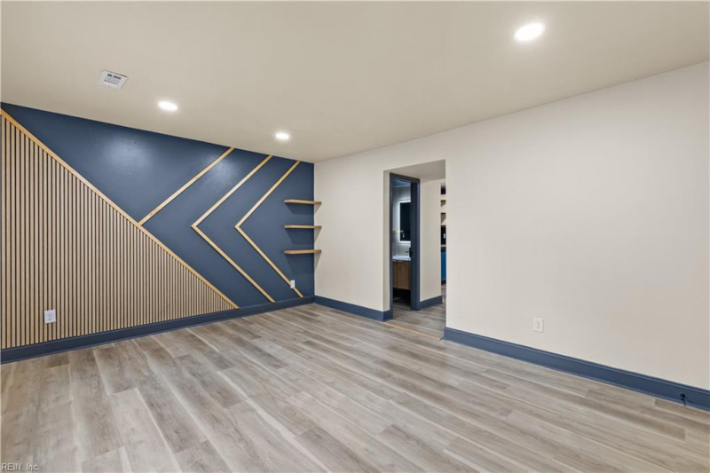 Photo 4 of 25 residential for sale in Hampton virginia