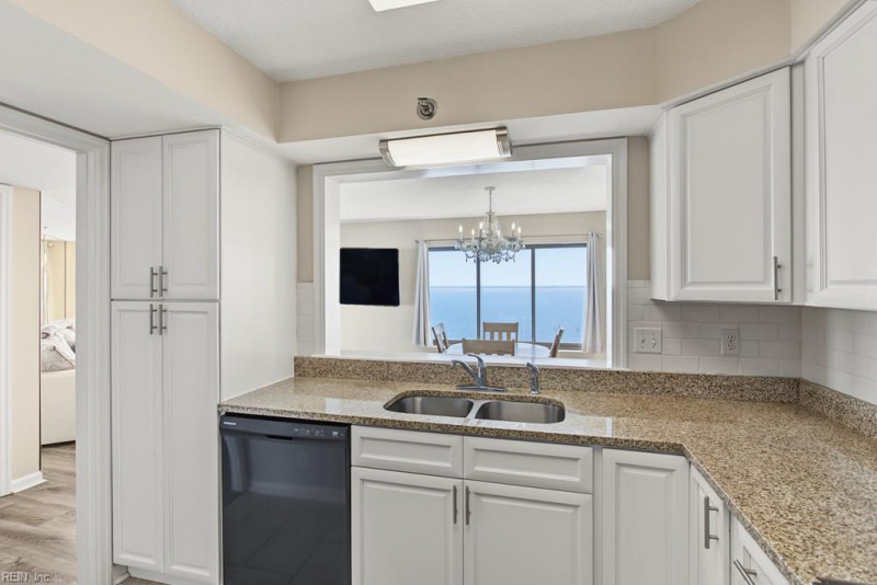 Photo 12 of 37 residential for sale in Newport News virginia