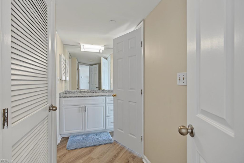 Photo 4 of 37 residential for sale in Newport News virginia