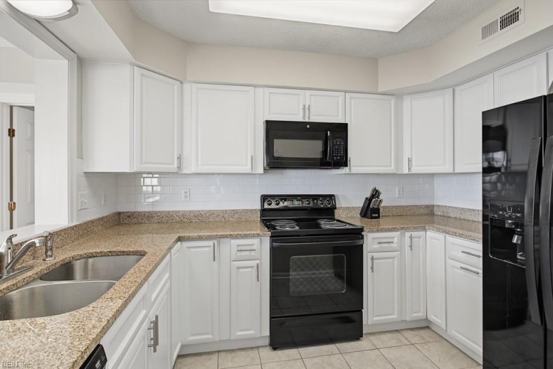 Photo 9 of 37 residential for sale in Newport News virginia