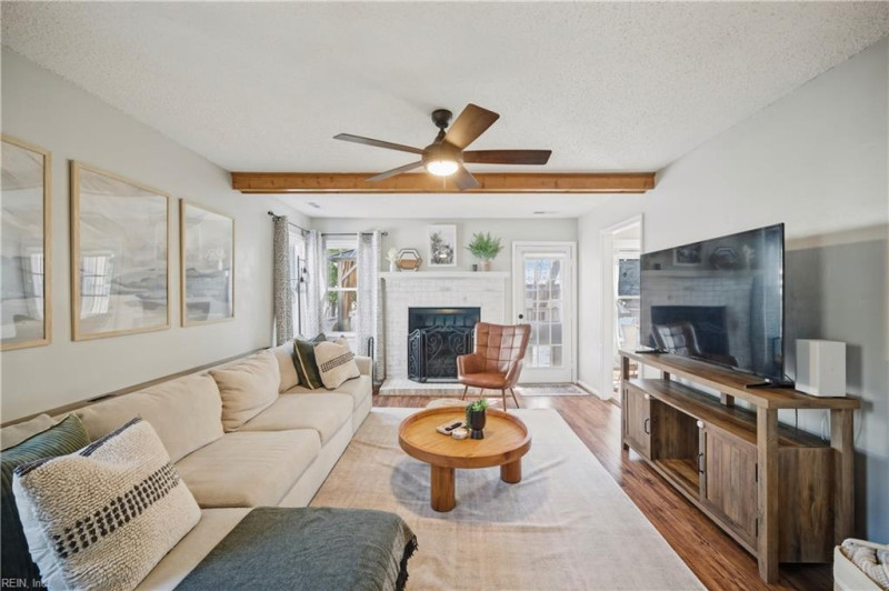 Photo 13 of 50 residential for sale in Virginia Beach virginia