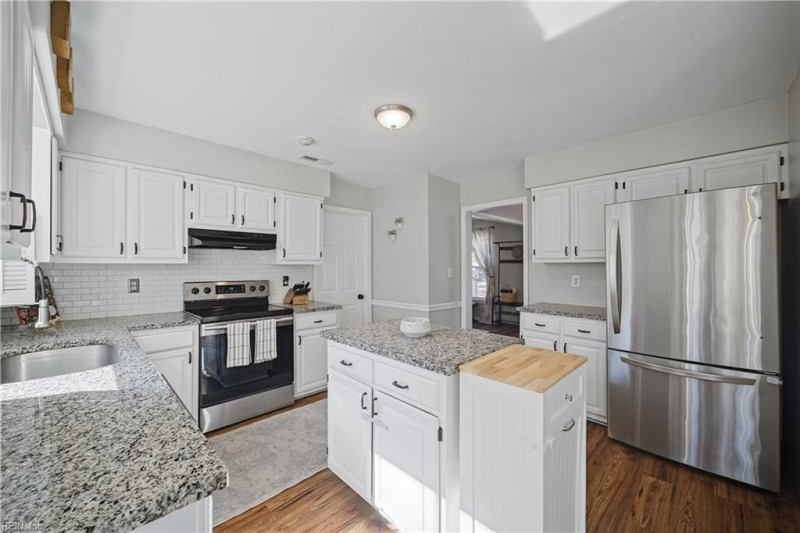 Photo 17 of 50 residential for sale in Virginia Beach virginia