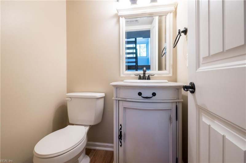 Photo 17 of 27 residential for sale in Virginia Beach virginia
