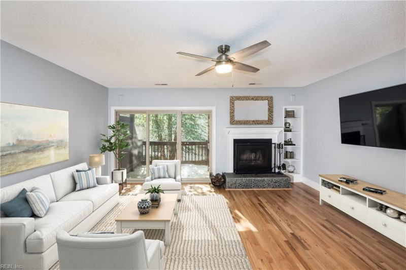 Photo 6 of 27 residential for sale in Virginia Beach virginia