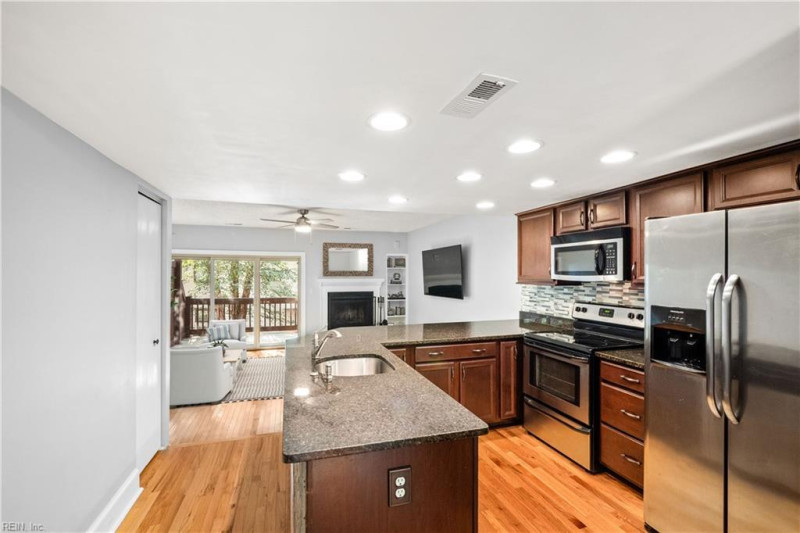 Photo 8 of 27 residential for sale in Virginia Beach virginia