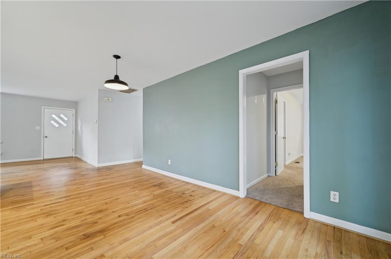Photo 11 of 39 residential for sale in Newport News virginia