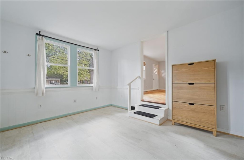 Photo 13 of 39 residential for sale in Newport News virginia