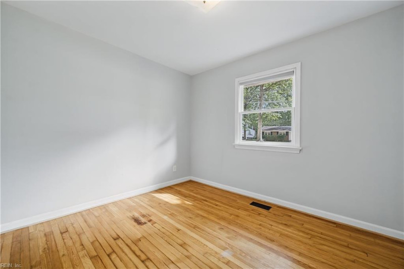 Photo 14 of 39 residential for sale in Newport News virginia