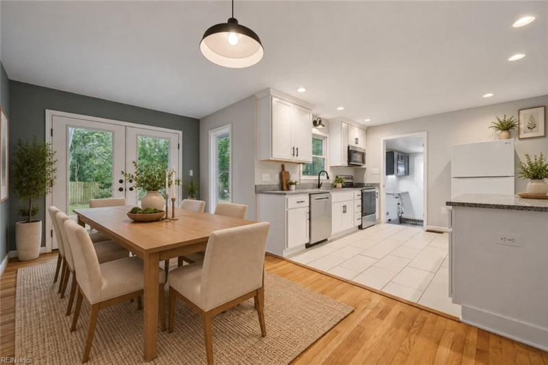 Photo 4 of 39 residential for sale in Newport News virginia
