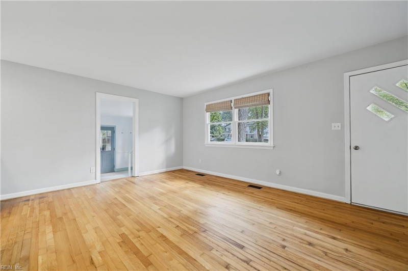 Photo 7 of 39 residential for sale in Newport News virginia