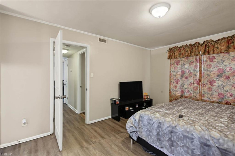 Photo 13 of 20 residential for sale in Virginia Beach virginia