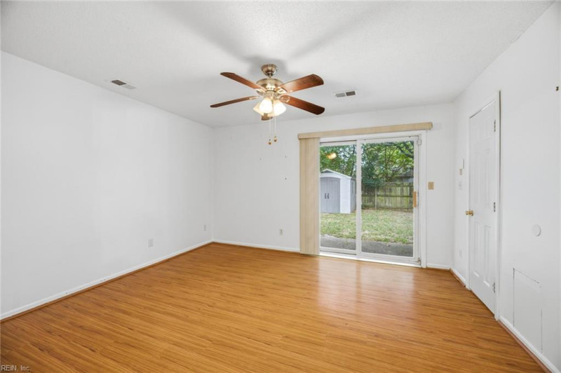 Photo 13 of 22 residential for sale in Virginia Beach virginia