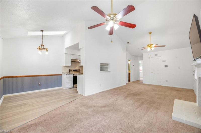 Photo 6 of 22 residential for sale in Virginia Beach virginia