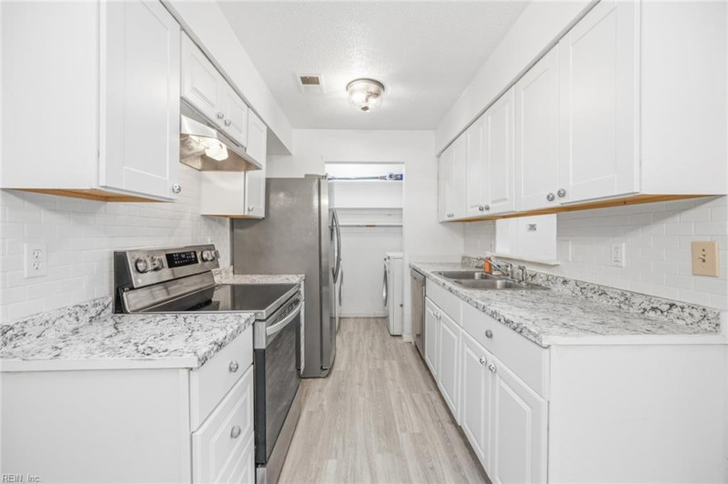 Photo 8 of 22 residential for sale in Virginia Beach virginia
