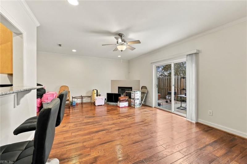 Photo 10 of 32 residential for sale in Virginia Beach virginia