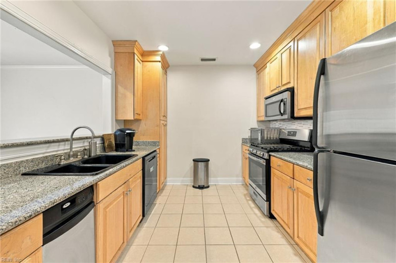Photo 4 of 32 residential for sale in Virginia Beach virginia