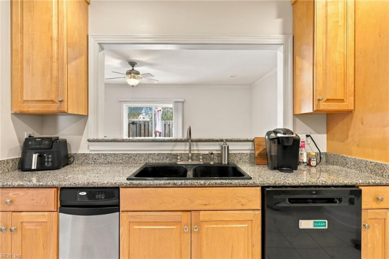 Photo 6 of 32 residential for sale in Virginia Beach virginia