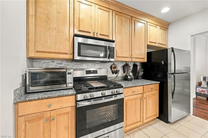 Photo 7 of 32 residential for sale in Virginia Beach virginia