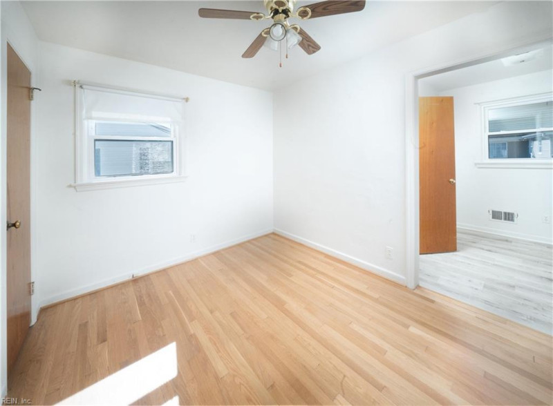 Photo 15 of 30 residential for sale in Chesapeake virginia