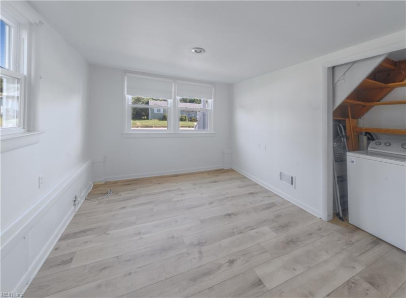Photo 19 of 30 residential for sale in Chesapeake virginia