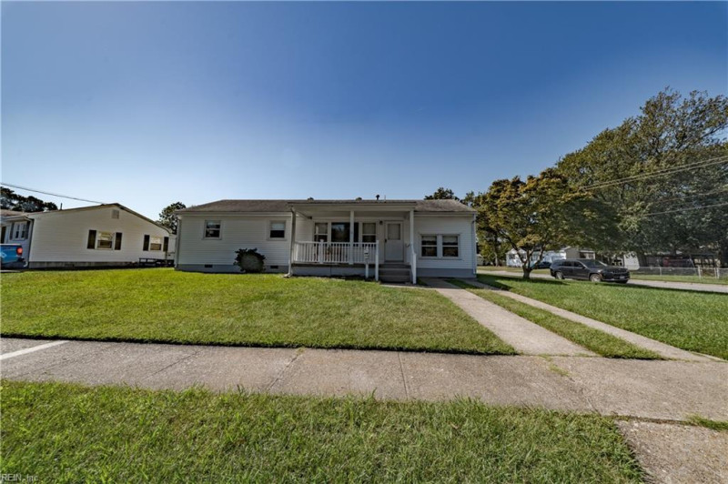 Photo 2 of 30 residential for sale in Chesapeake virginia