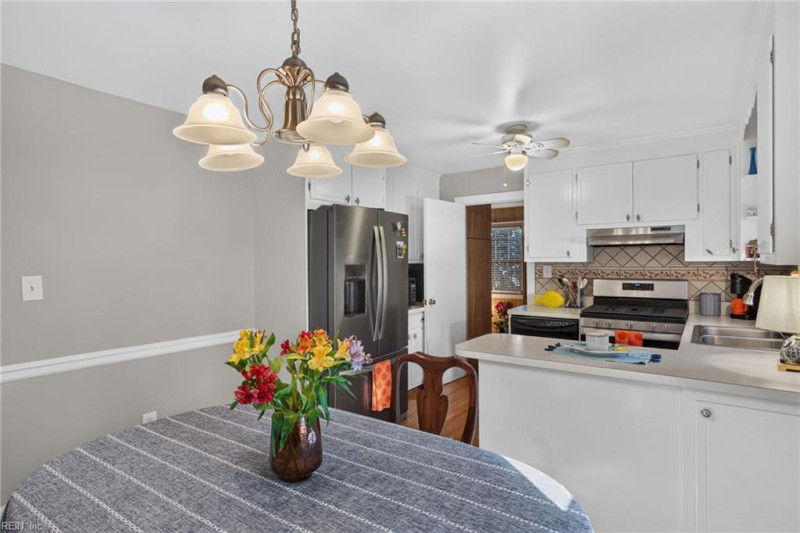 Photo 10 of 31 residential for sale in Portsmouth virginia