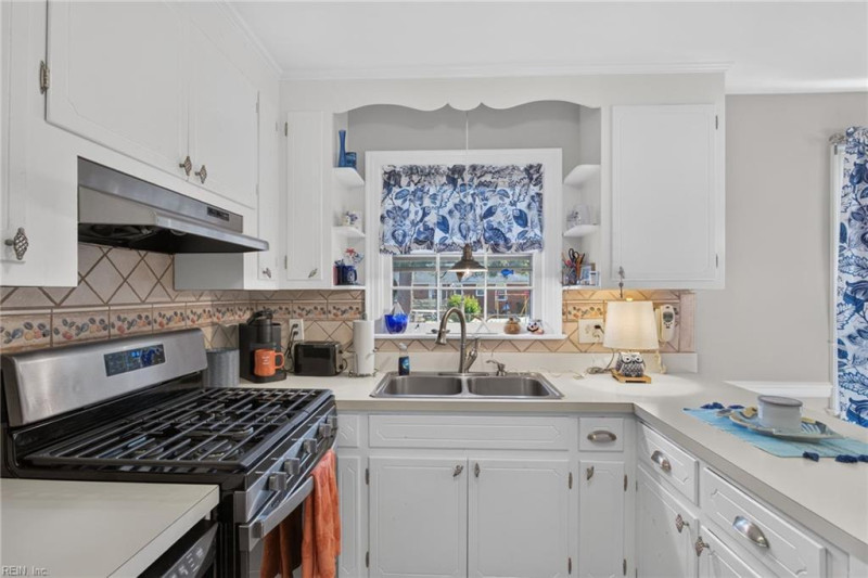 Photo 14 of 31 residential for sale in Portsmouth virginia