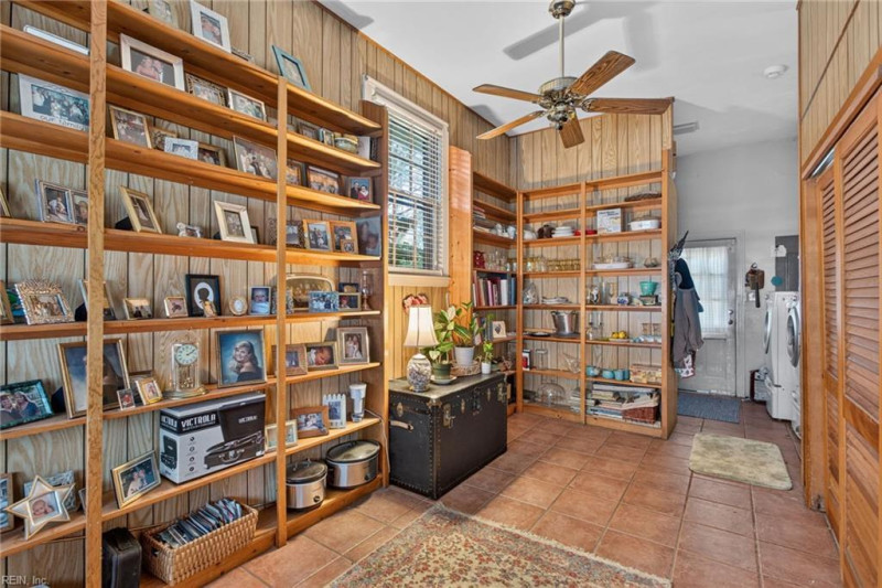 Photo 16 of 31 residential for sale in Portsmouth virginia