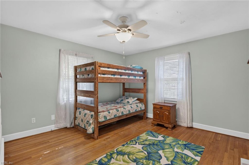Photo 18 of 31 residential for sale in Portsmouth virginia