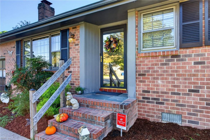 Photo 2 of 31 residential for sale in Portsmouth virginia