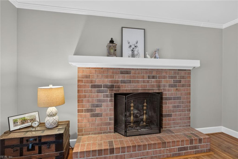 Photo 3 of 31 residential for sale in Portsmouth virginia