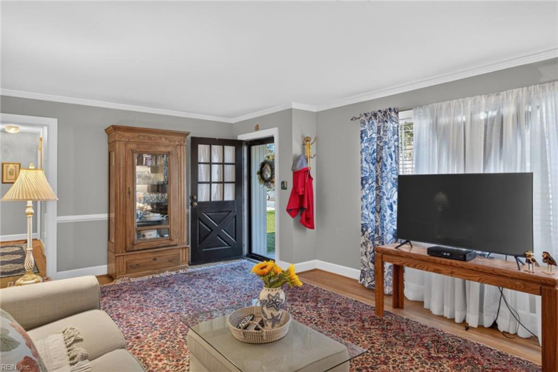 Photo 6 of 31 residential for sale in Portsmouth virginia