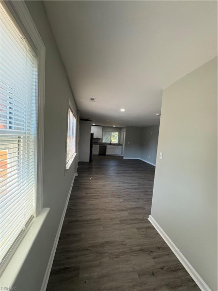 Photo 3 of 11 residential for sale in Portsmouth virginia