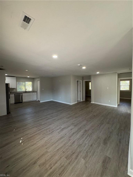 Photo 4 of 11 residential for sale in Portsmouth virginia