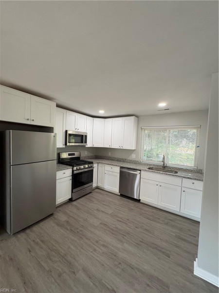 Photo 5 of 11 residential for sale in Portsmouth virginia
