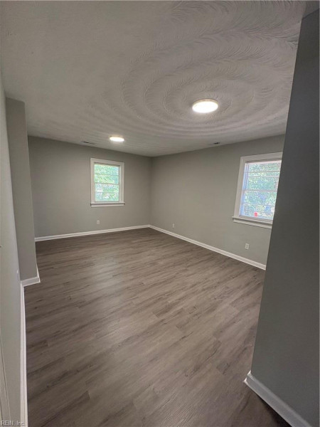 Photo 6 of 11 residential for sale in Portsmouth virginia