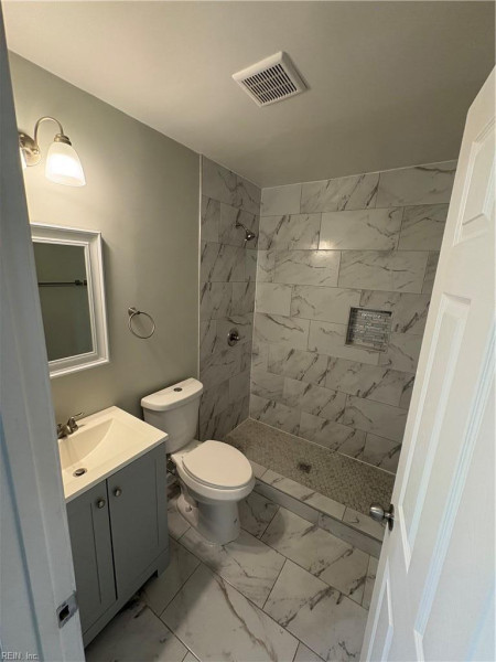 Photo 8 of 11 residential for sale in Portsmouth virginia