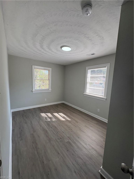 Photo 9 of 11 residential for sale in Portsmouth virginia